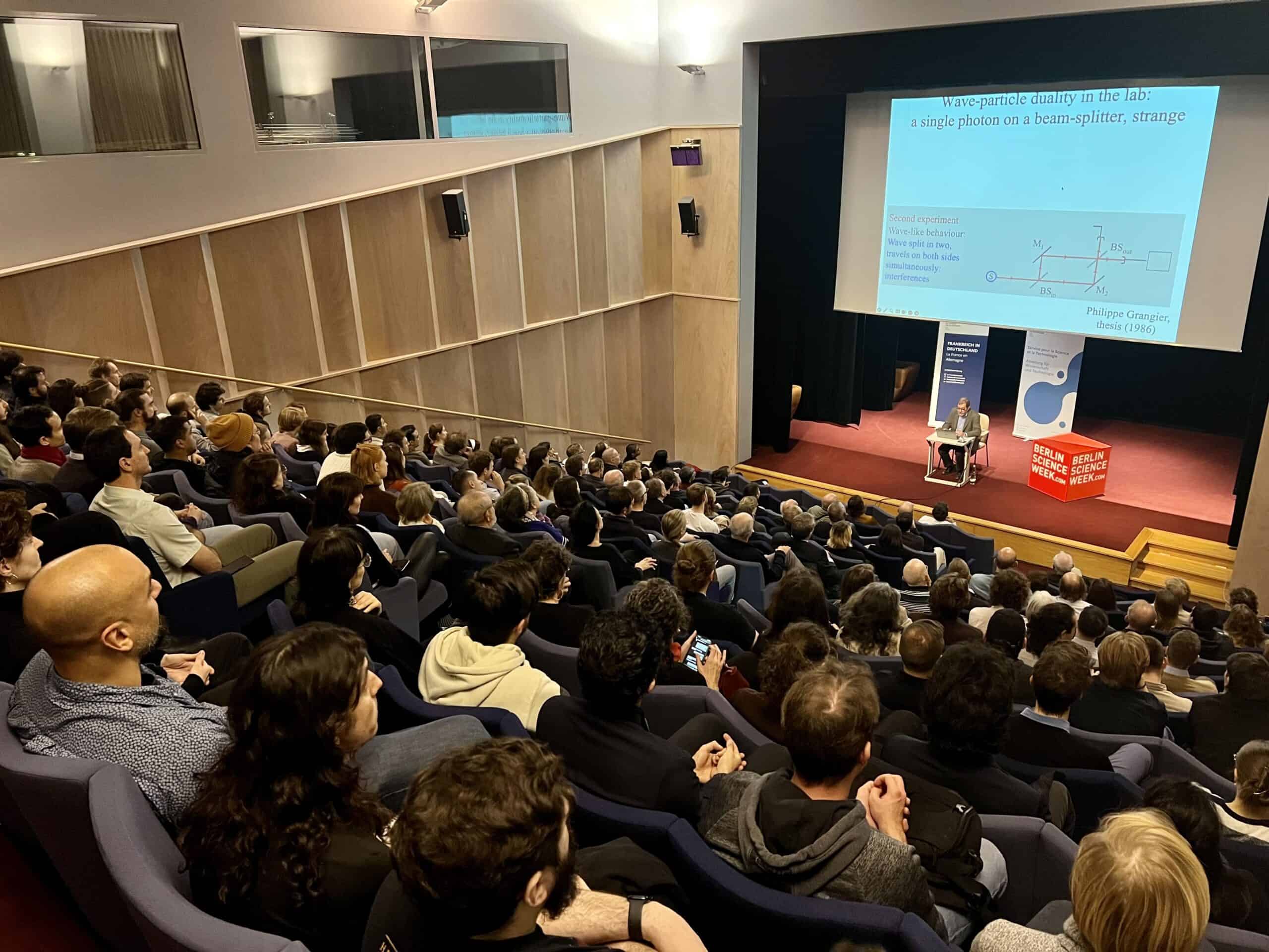 Retour sur la conférence de M. Alain Aspect, Prix Nobel de physique 2022